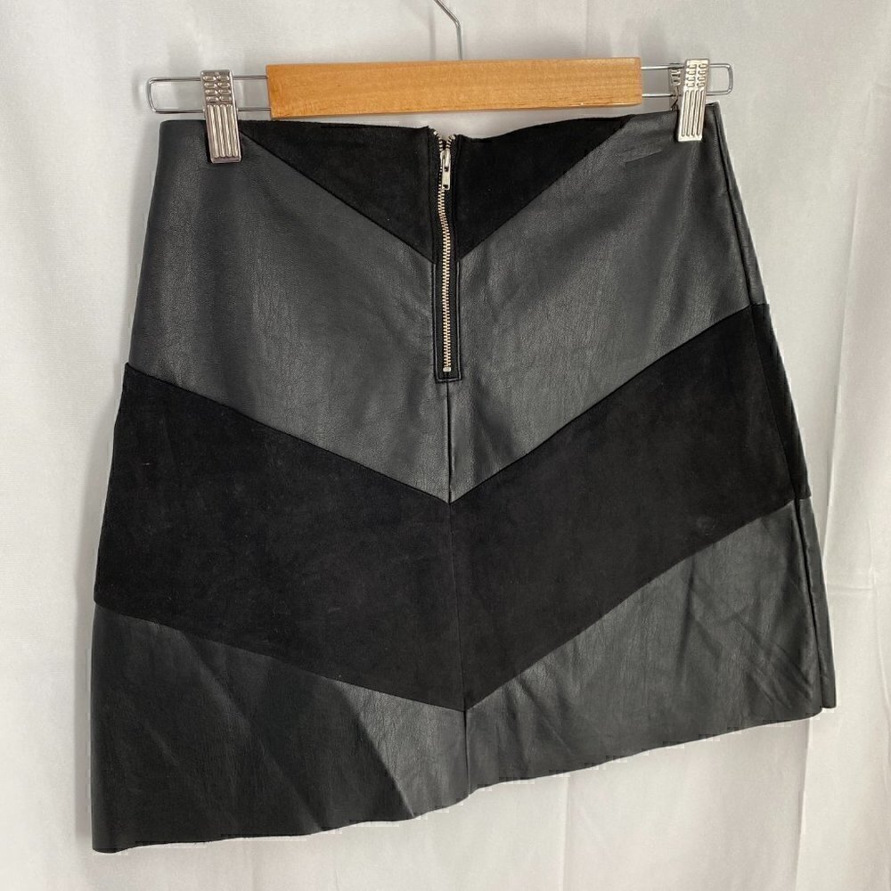 Design Lab Lord and Taylor Faux leather and Suede Mini Black Skirt Size XS - Picture 5 of 8